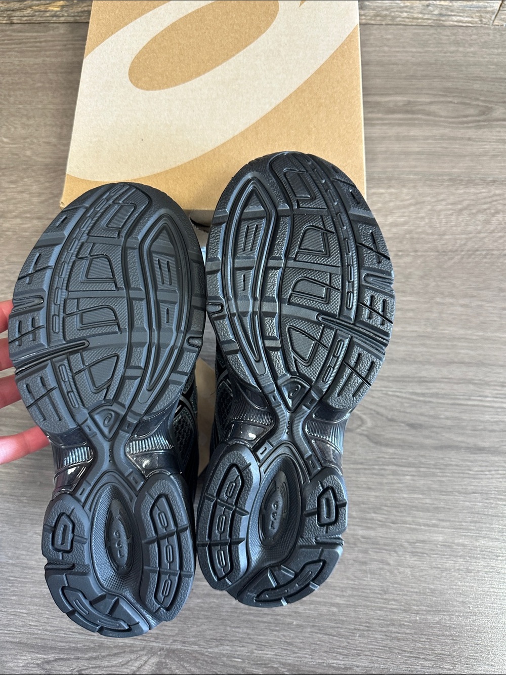 NWT Asics Gel-1130 - Picture 3 of 4